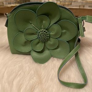 Gorgeous 3D Green Vegan Leather Crossbody Bag🍀